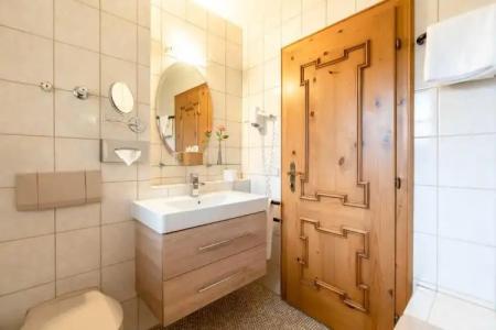 Blaue Gams ***S - 102