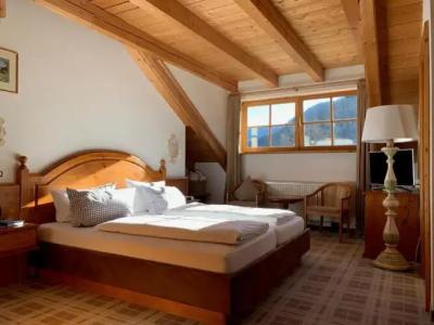 Blaue Gams ***S - 123