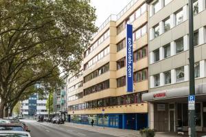 a&o Düsseldorf Hauptbahnhof Hotel, Dusseldorf