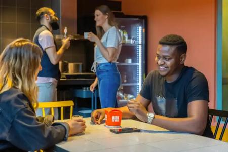 a&o Düsseldorf Hauptbahnhof - 38