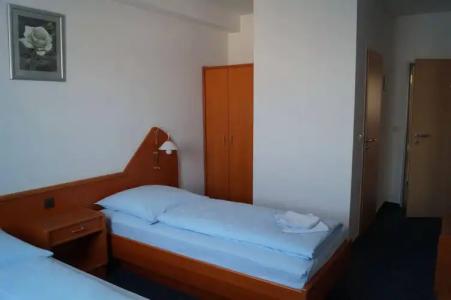 Am Vogelsanger Weg - 6