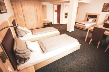 Am Vogelsanger Weg - 33