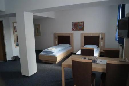 Am Vogelsanger Weg - 3