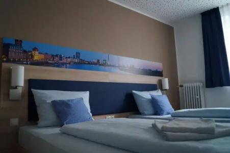 Am Vogelsanger Weg - 2