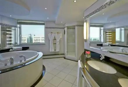 Hilton Düsseldorf - 32