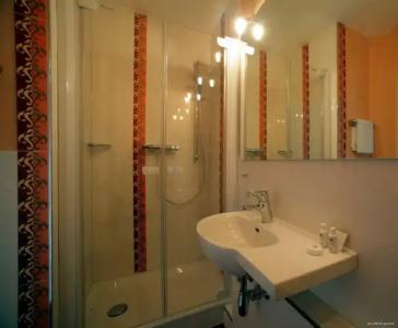 DORMERO Düsseldorf - 5