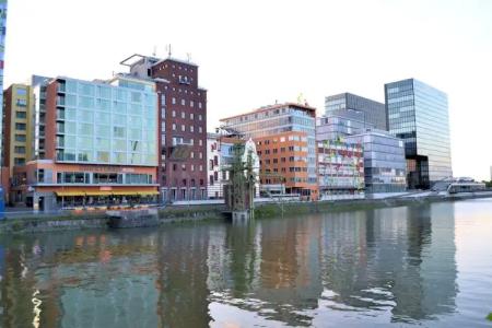 Courtyard by Marriott Duesseldorf Hafen - 17