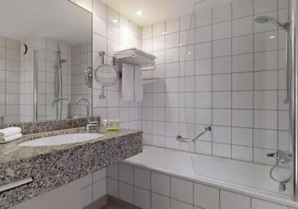 Courtyard by Marriott Duesseldorf Hafen - 22