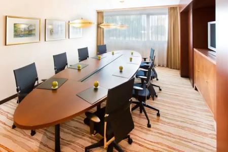 Courtyard by Marriott Duesseldorf Hafen - 12