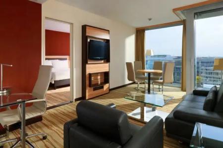 Courtyard by Marriott Duesseldorf Hafen - 28