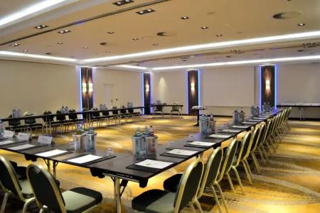 Courtyard by Marriott Dusseldorf Seestern - 10