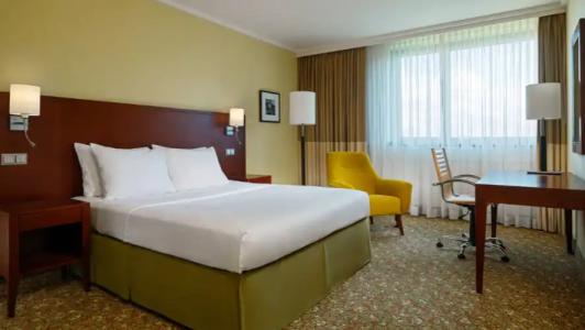 Courtyard by Marriott Dusseldorf Seestern - 29