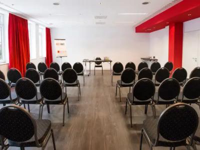 DORMERO Dresden Airport - 16