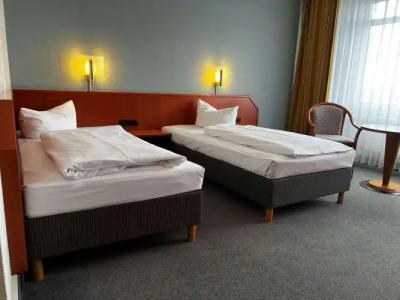 Am Terrassenufer - 3