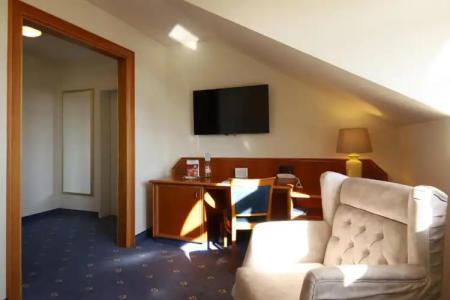 Bayerischer Hof Dresden - 82