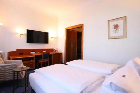 Bayerischer Hof Dresden - 71