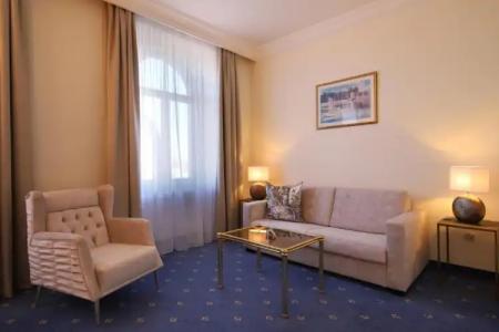 Bayerischer Hof Dresden - 85