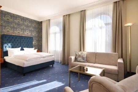 Bayerischer Hof Dresden - 73