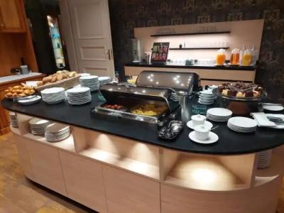 Bayerischer Hof Dresden - 40