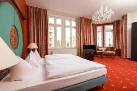 AltstadtAm Theater - 11