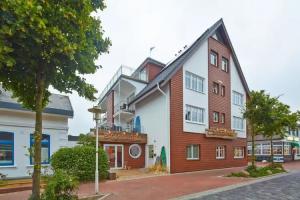 Bernstein-Hotel Bootshaus, Busum
