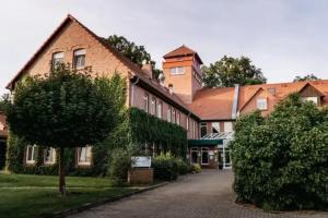 Waldhotel Eiche, Burg