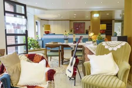 Tante ALMA's Bonner - 1