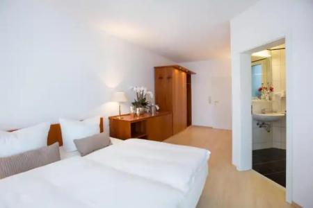 & Restaurant Rose - 39