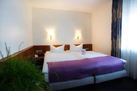 & Restaurant Rose - 28