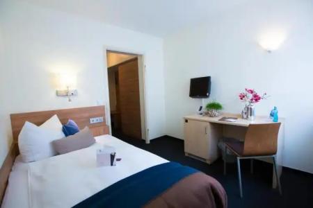 & Restaurant Rose - 33