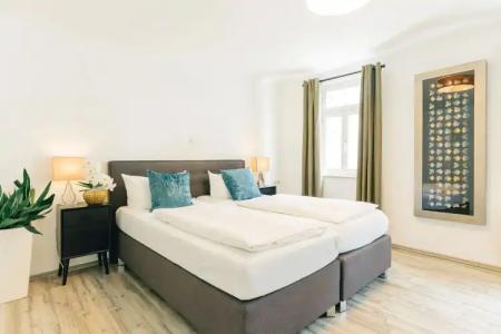 & Restaurant Rose - 2