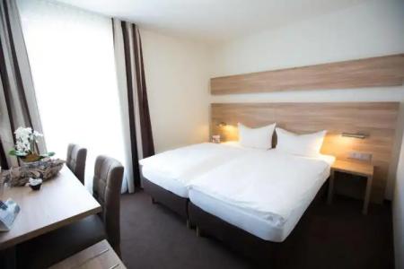 & Restaurant Rose - 51