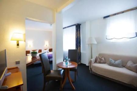 & Restaurant Rose - 30