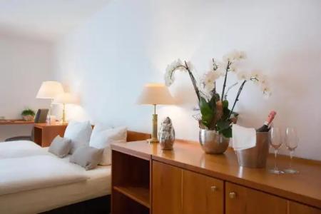 & Restaurant Rose - 40