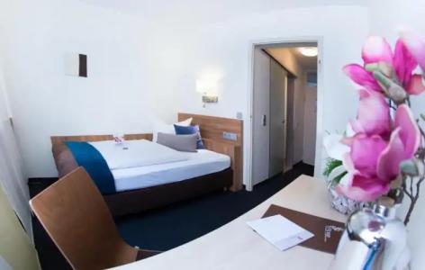 & Restaurant Rose - 37