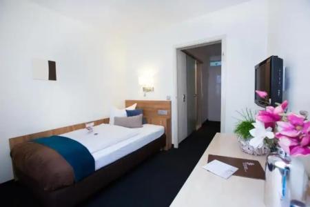 & Restaurant Rose - 34