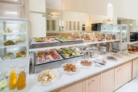 Augusta Am Kurfürstendamm - 10