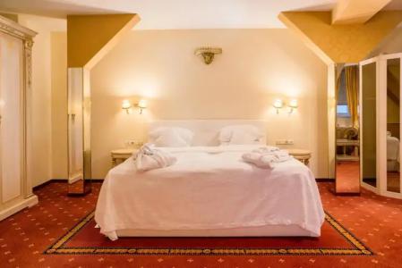 Augusta Am Kurfürstendamm - 2