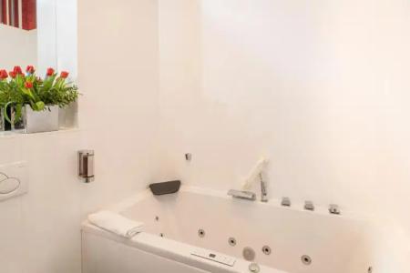 Augusta Am Kurfürstendamm - 9