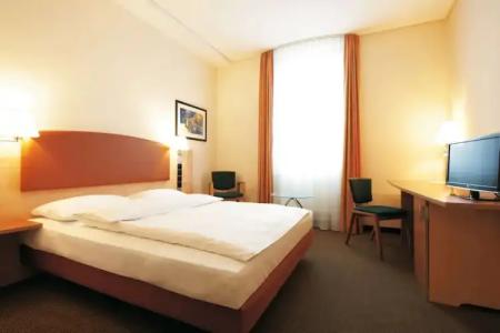 IntercityBerlin Ostbahnhof - 71