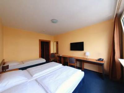 Good Morning + Berlin City East - 106