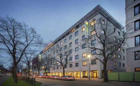 Holiday Inn Express Berlin City Centre, an IHG - 17