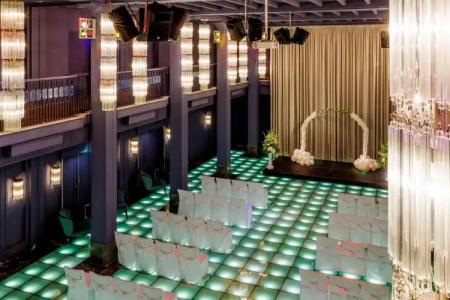 Luc, Autograph Collection - 23