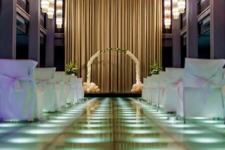 Luc, Autograph Collection - 37