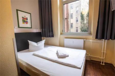 acama & Hostel Kreuzberg - 40