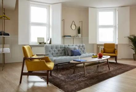 Max Brown Ku'damm, part of Sircle Collection - 13