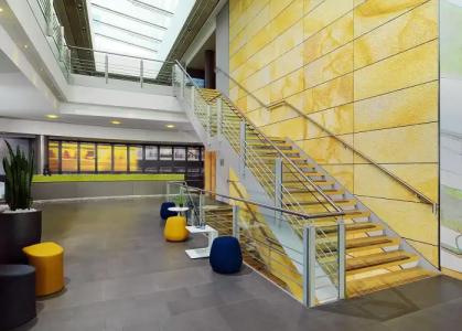 Courtyard by Marriott Berlin City Center - 17