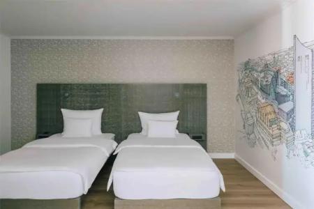 Upper Room Kurfürstendamm - 26