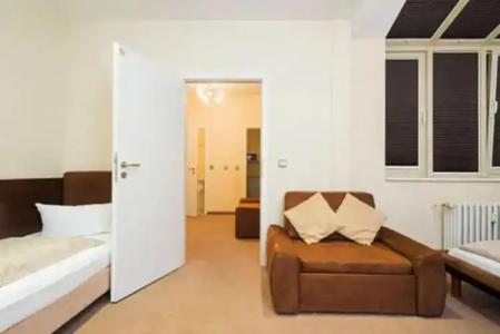 Upper Room Kurfürstendamm - 120