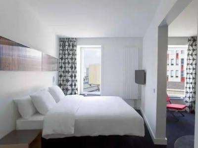 Gat Point Charlie - 1